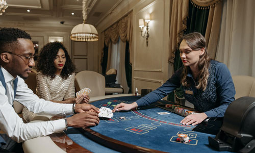 Live Dealer - Careers in Online Casinos which can be Studied with Short Courses